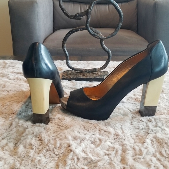 Women's BCBGeneration open toe pumps - Picture 3 of 3